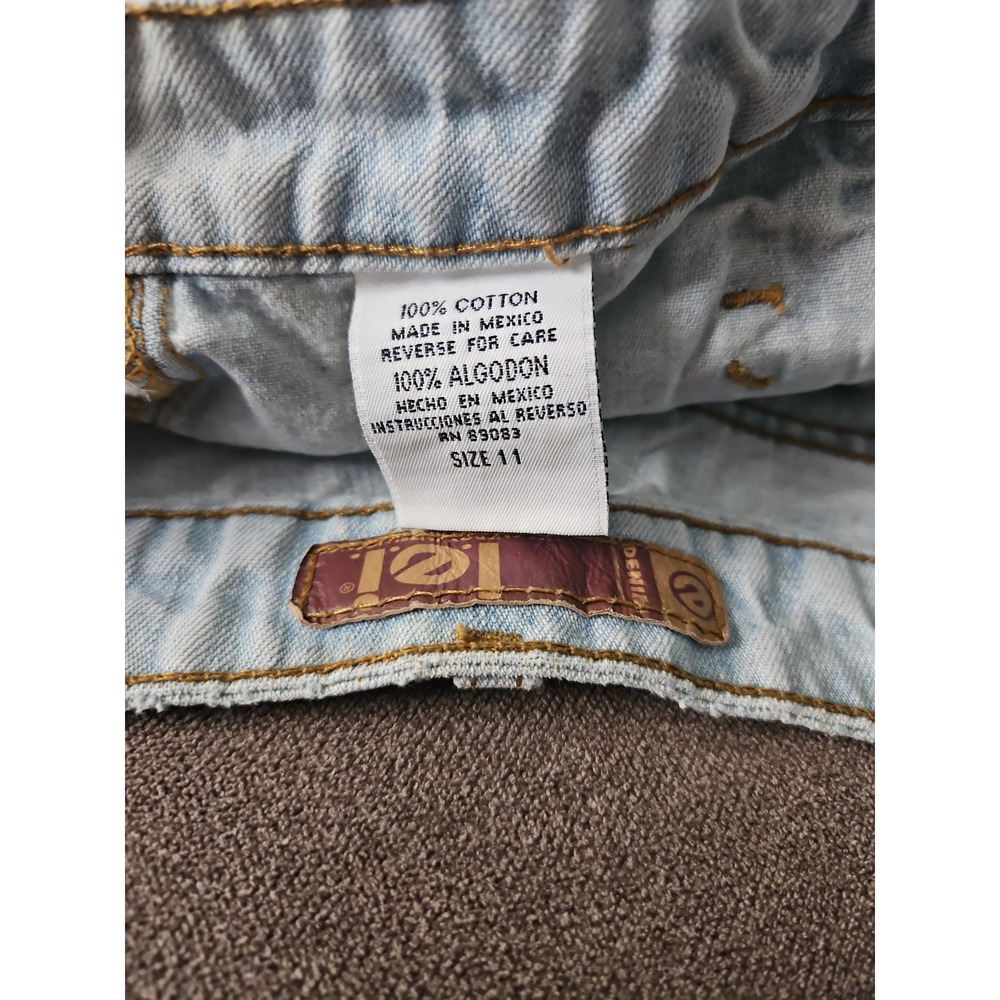 Vintage L.E.I. Low Rise Denim Shorts - Light Wash Y2K - Size 11 - Picture 10 of 12
